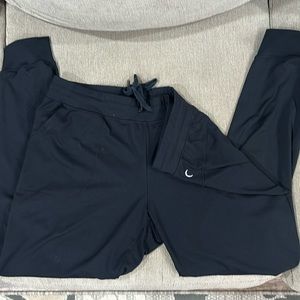 Zyia Unwind Joggers Black XXXL but they fit like an XL.